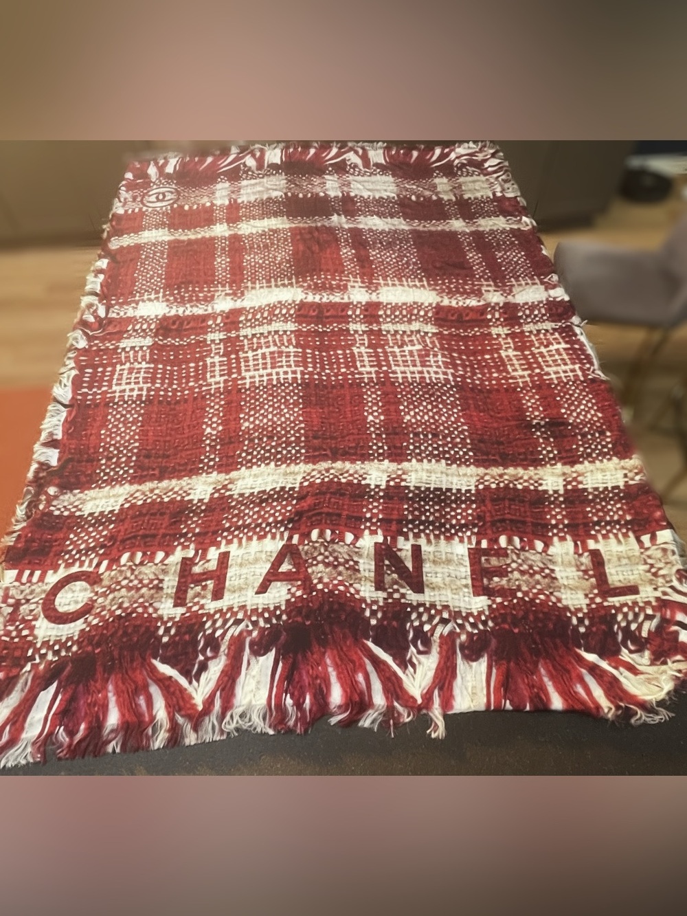 CHANEL Bordeaux en Soie silk scarf